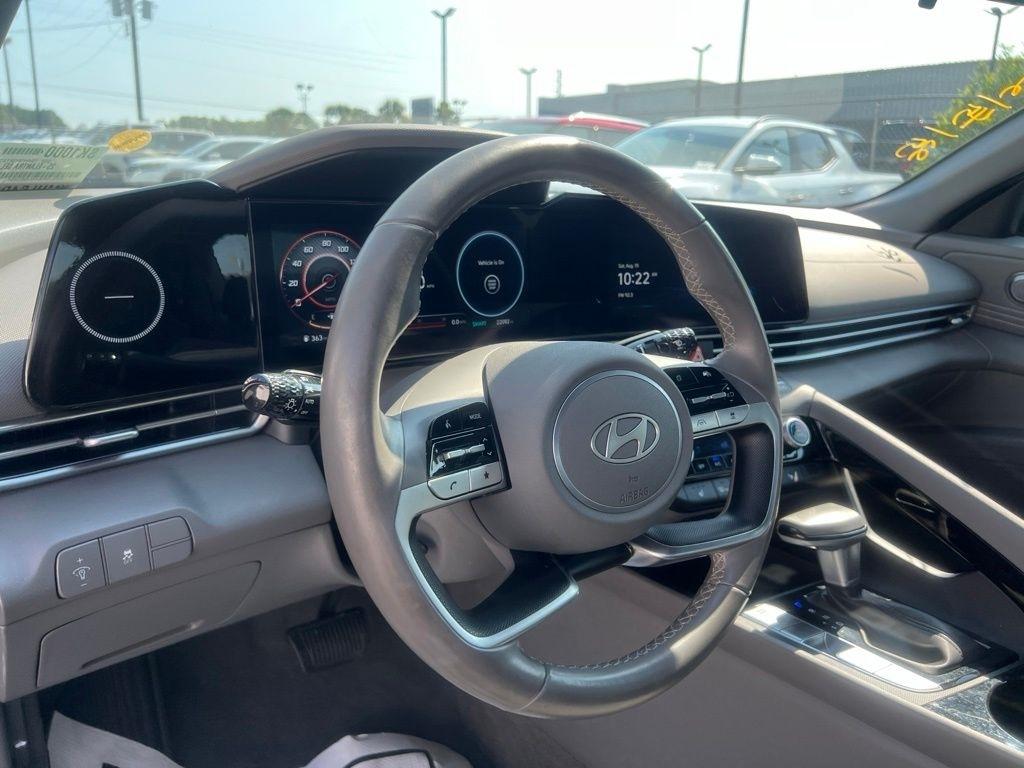 Hyundai Elantra SEL Convenience 2025