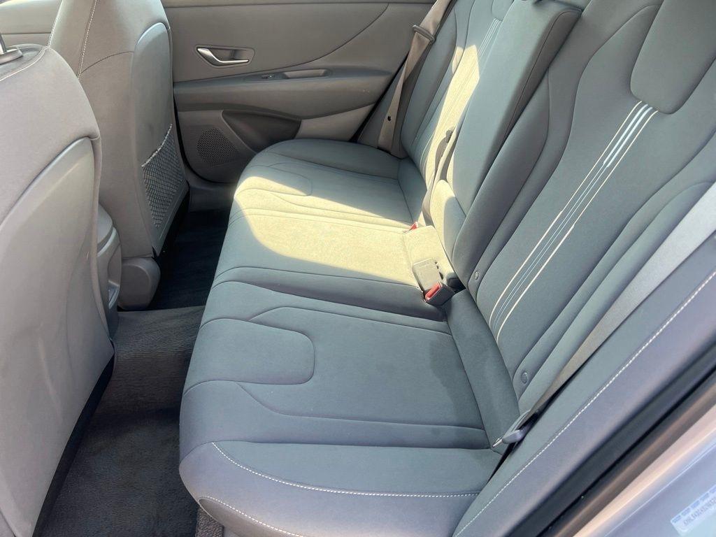 Hyundai Elantra SEL Convenience 2025
