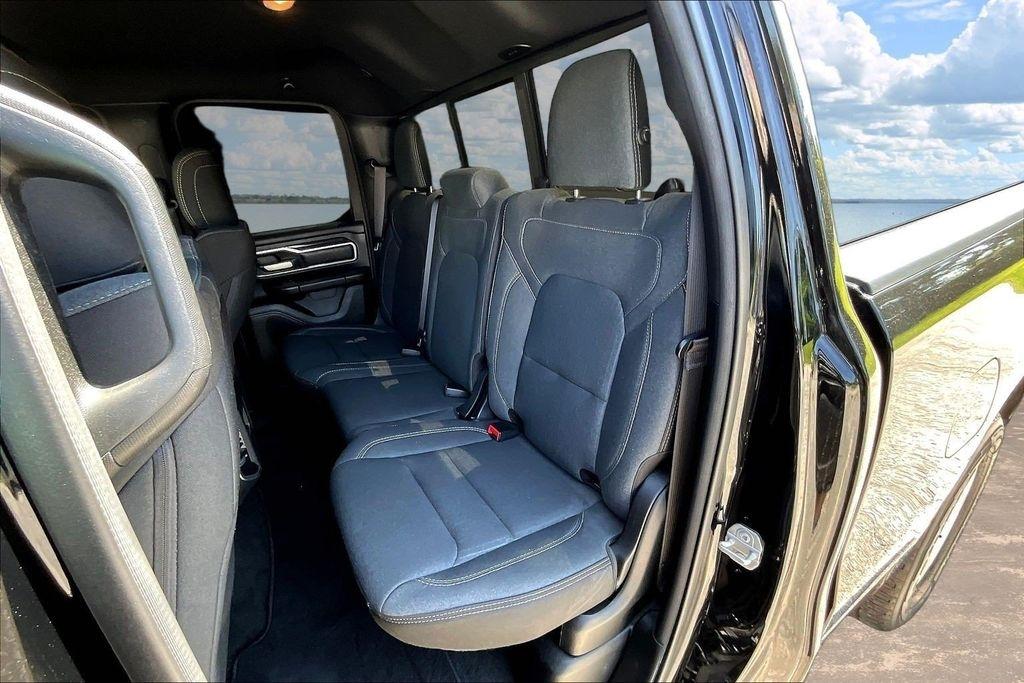 RAM 1500 Big Horn Quad Cab 4WD 2022