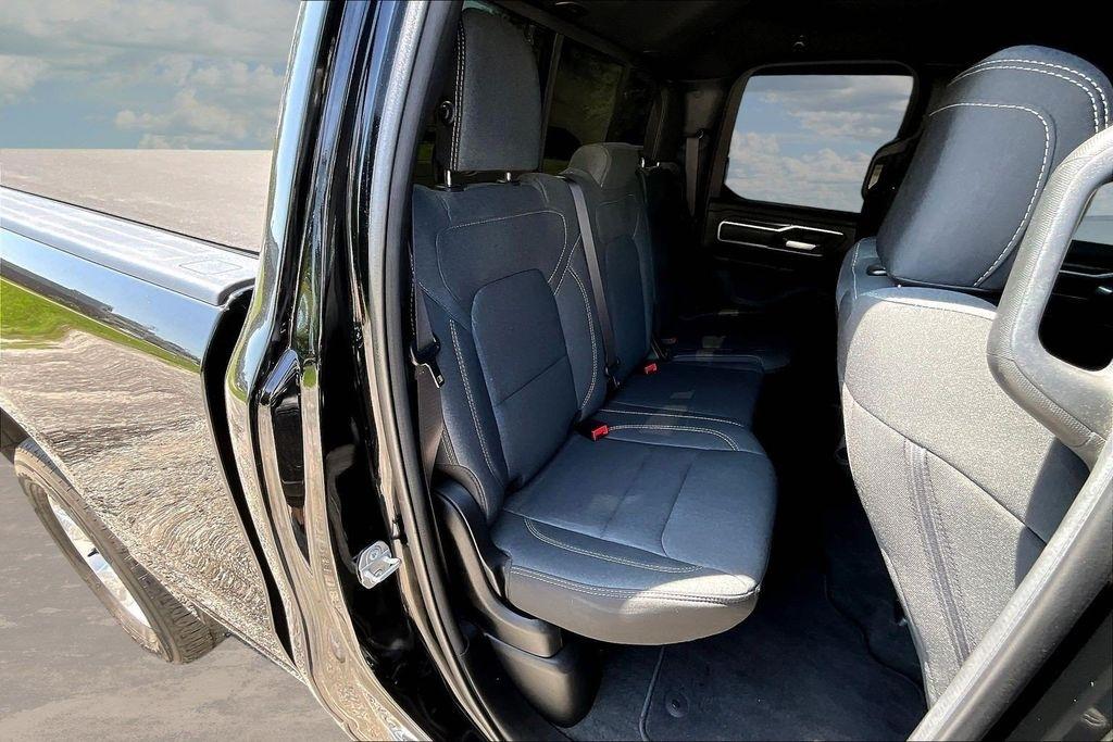 RAM 1500 Big Horn Quad Cab 4WD 2022