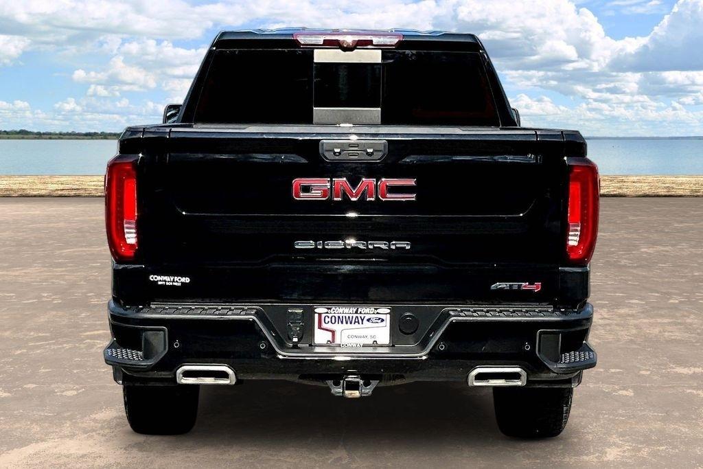 GMC Sierra 1500 AT4 Crew Cab 4WD 2023