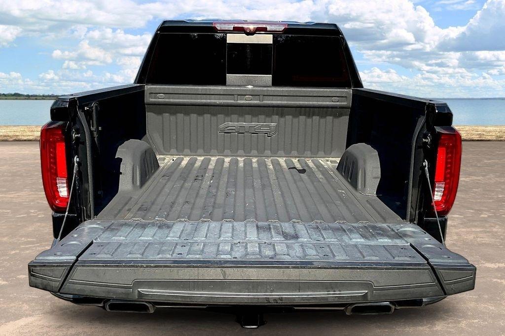 GMC Sierra 1500 AT4 Crew Cab 4WD 2023