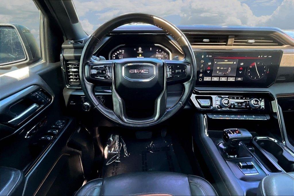 GMC Sierra 1500 AT4 Crew Cab 4WD 2023