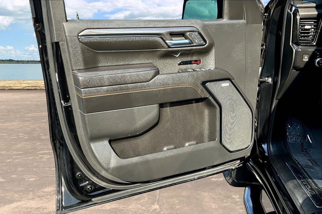 GMC Sierra 1500 AT4 Crew Cab 4WD 2023