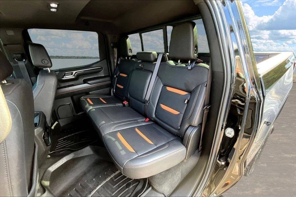 GMC Sierra 1500 AT4 Crew Cab 4WD 2023