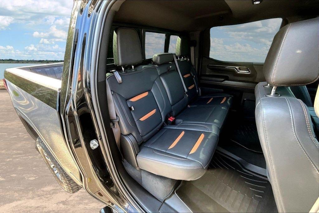 GMC Sierra 1500 AT4 Crew Cab 4WD 2023