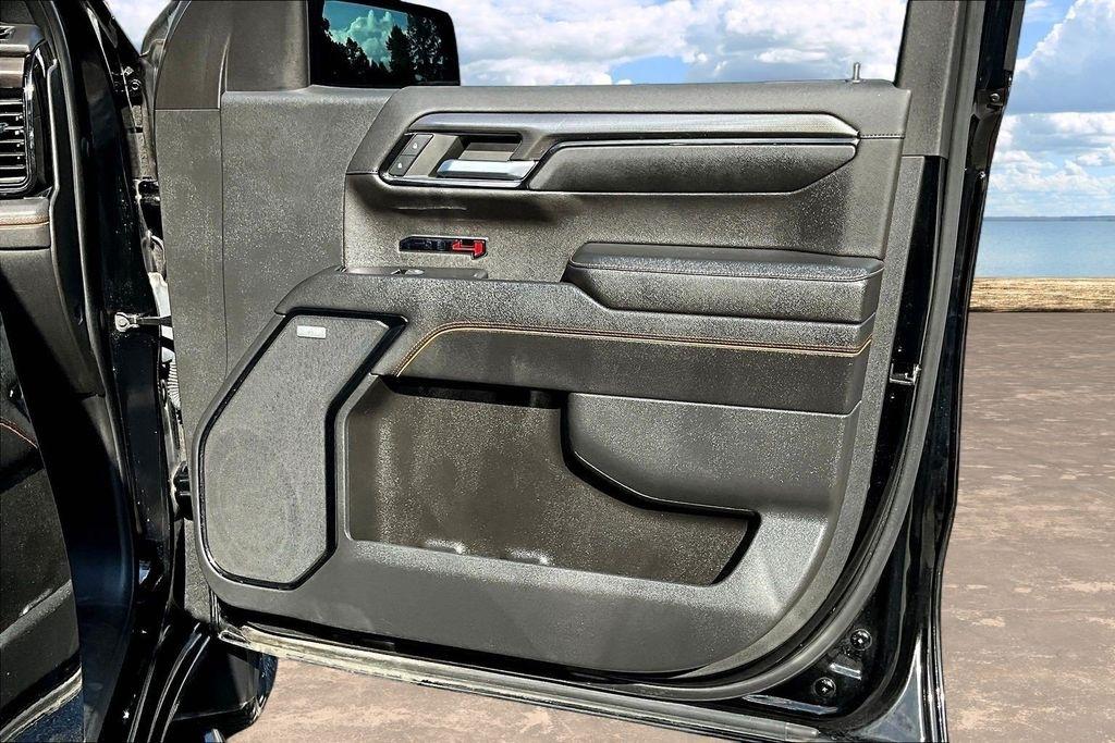 GMC Sierra 1500 AT4 Crew Cab 4WD 2023