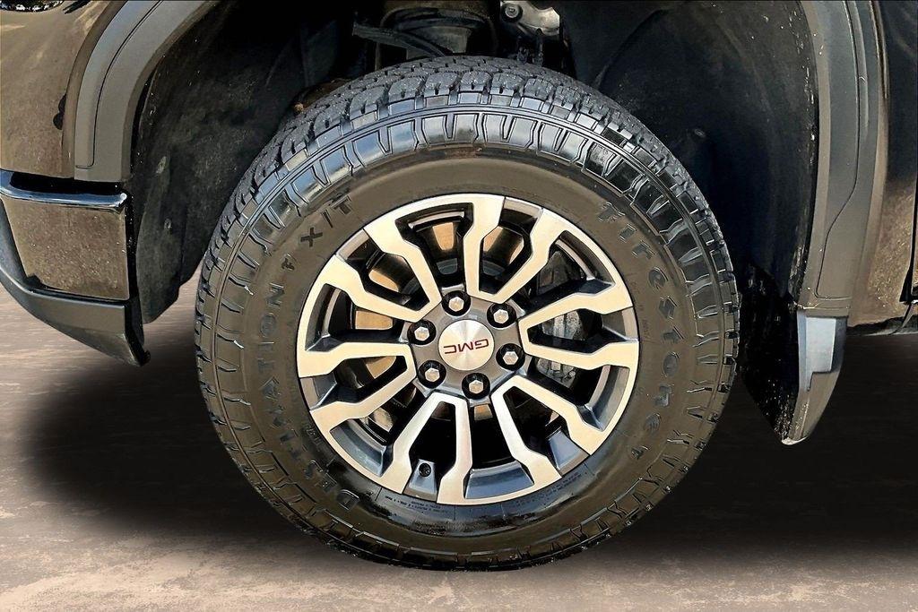 GMC Sierra 1500 AT4 Crew Cab 4WD 2023