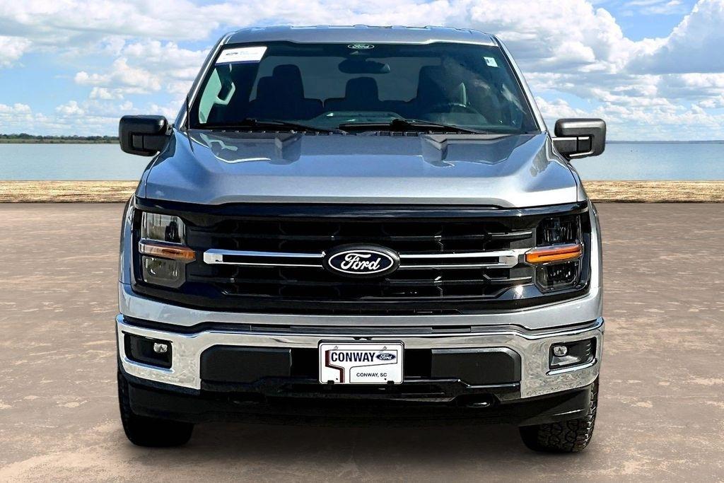Ford F-150 XLT SuperCrew 4WD 2025