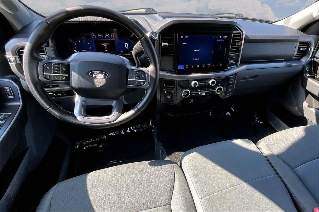 Ford F-150 XLT SuperCrew 4WD 2025