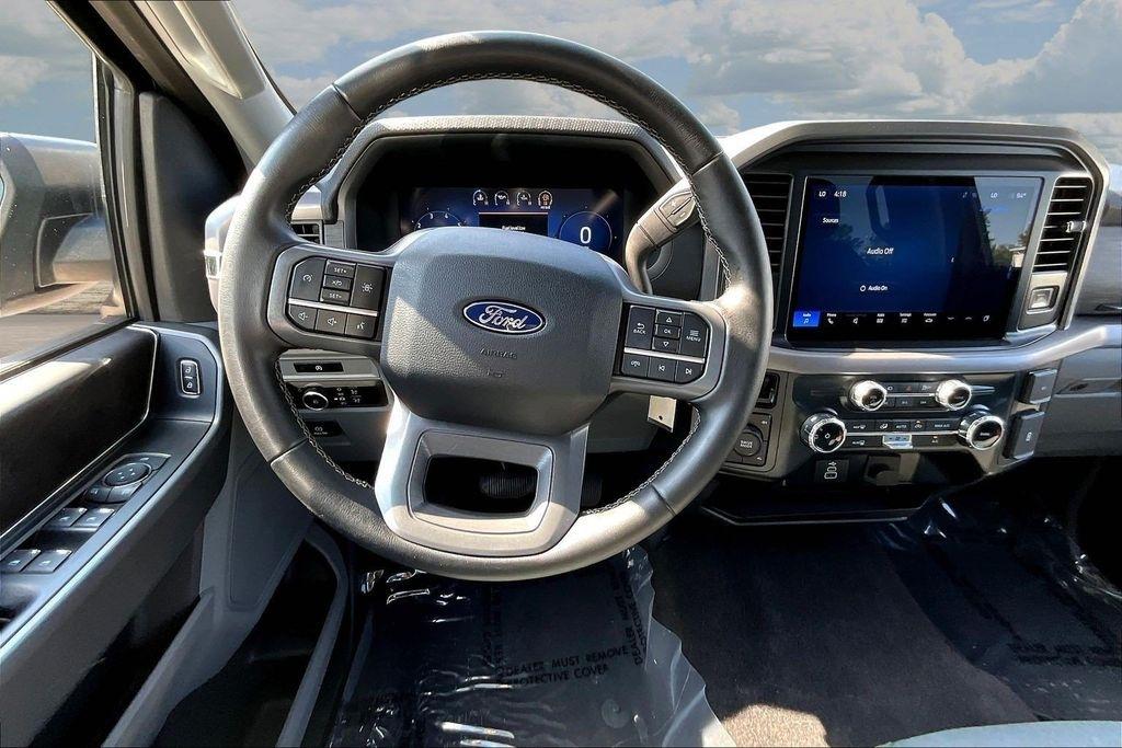 Ford F-150 XLT SuperCrew 4WD 2025