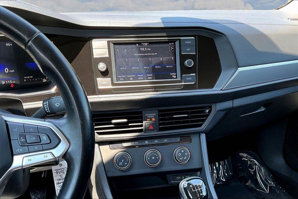 Volkswagen Jetta S 6M 2023