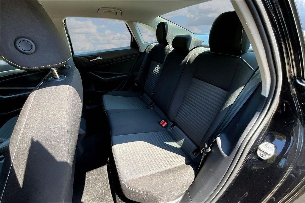 Volkswagen Jetta S 6M 2023