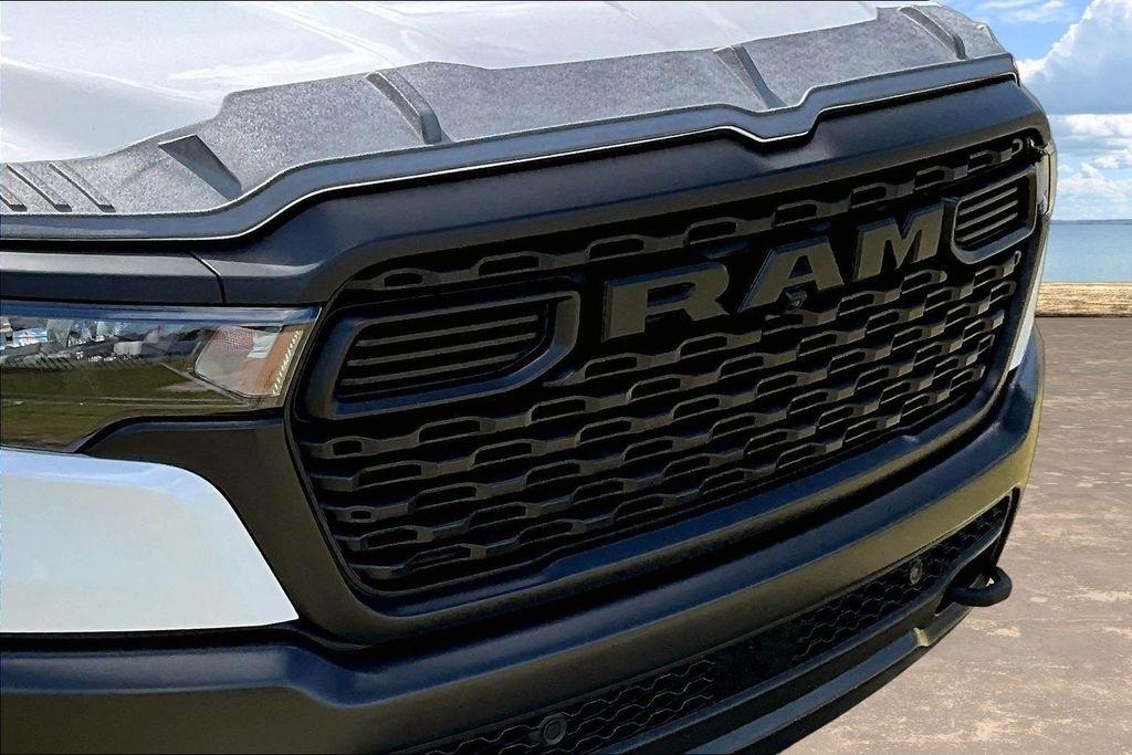 RAM 1500 Tradesman Crew Cab SWB 4WD 2025