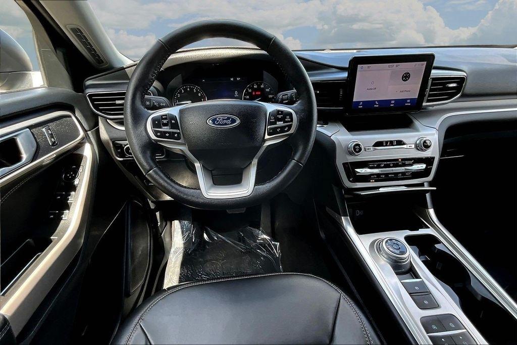 Ford Explorer XLT 2024