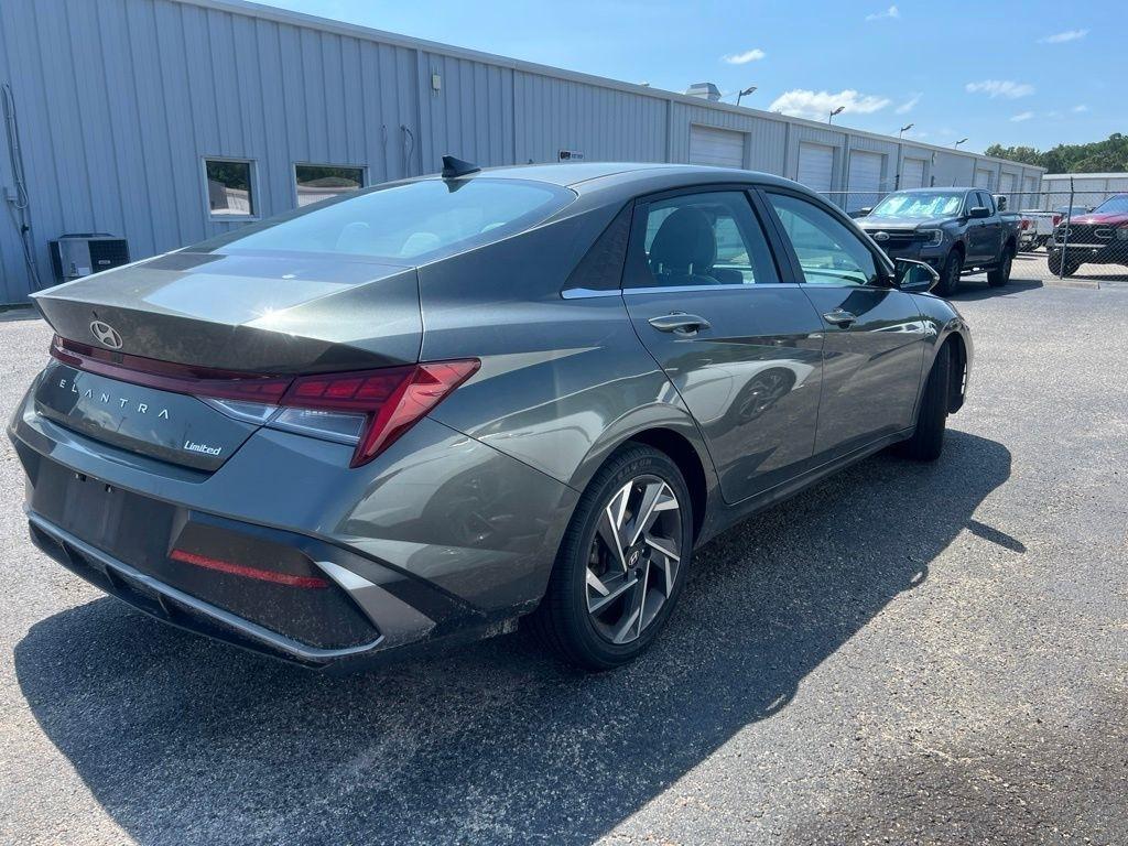 Hyundai Elantra Limited 2025