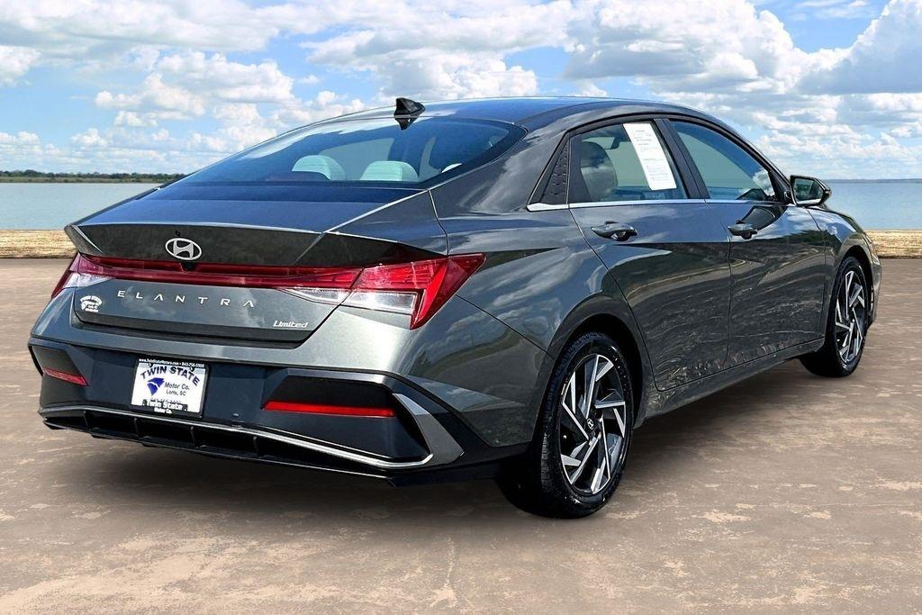 Hyundai Elantra Limited 2025