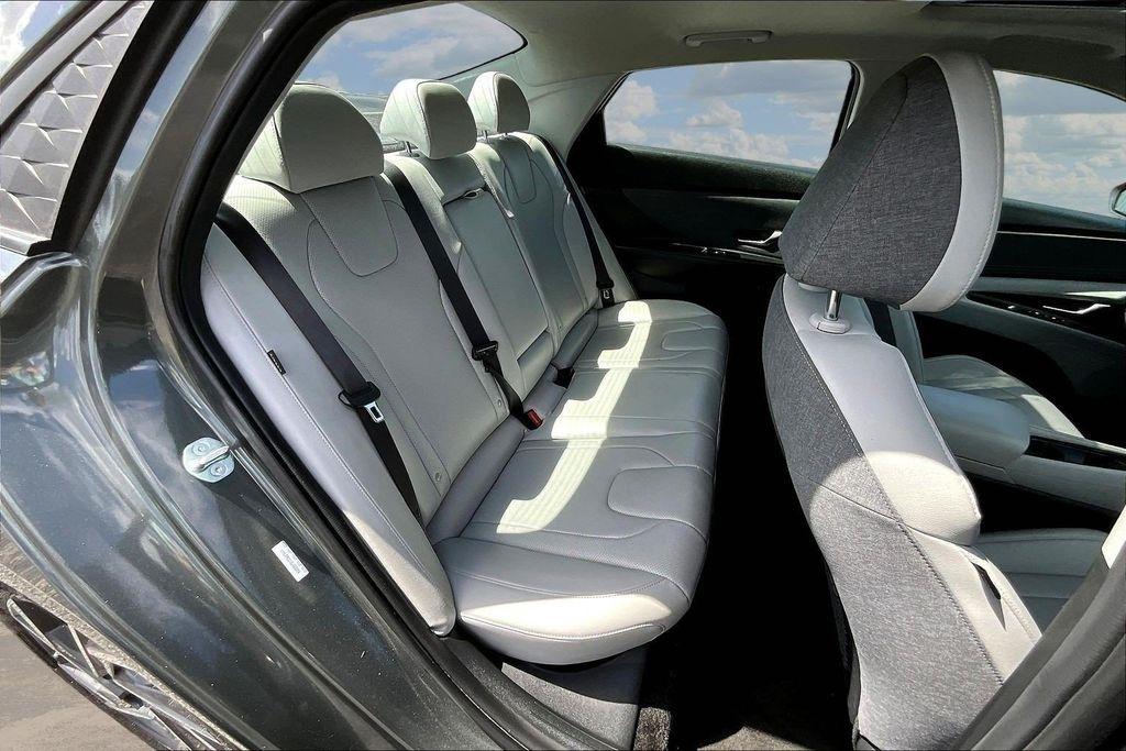 Hyundai Elantra Limited 2025