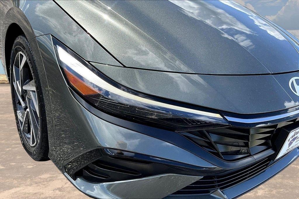 Hyundai Elantra Limited 2025