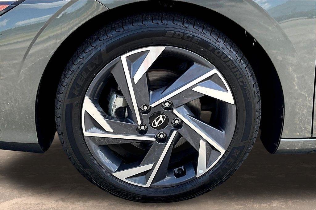 Hyundai Elantra Limited 2025