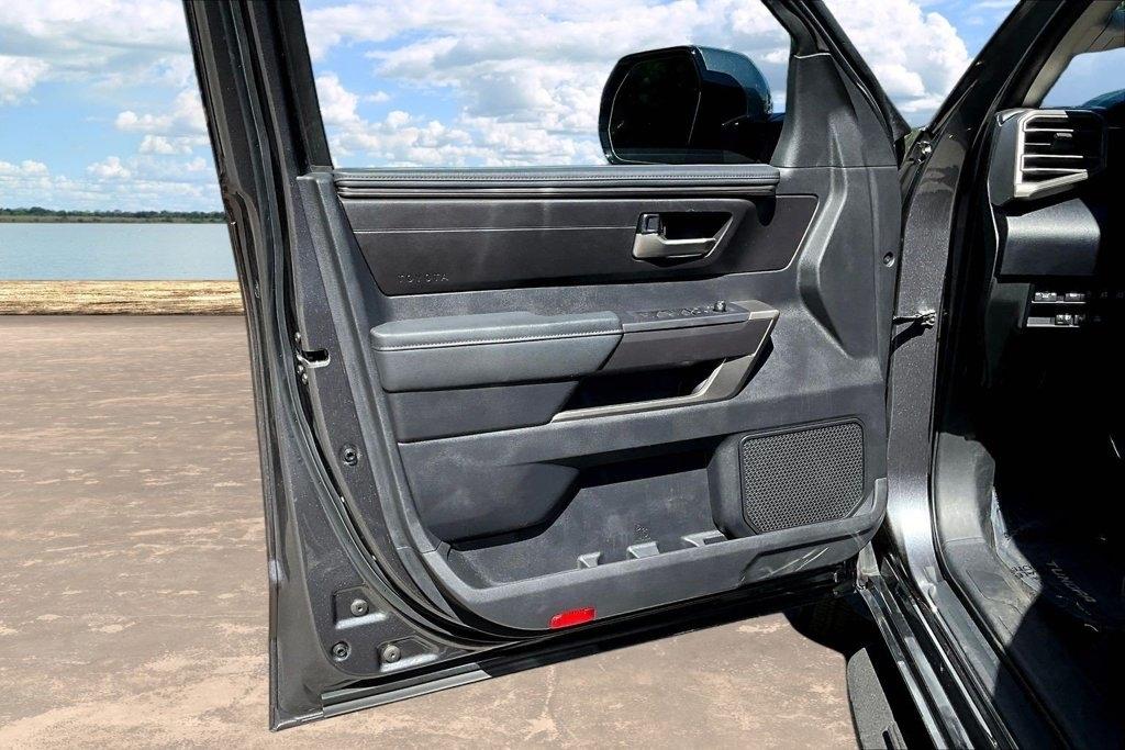 Toyota Tundra SR5 Double Cab 4WD 2023