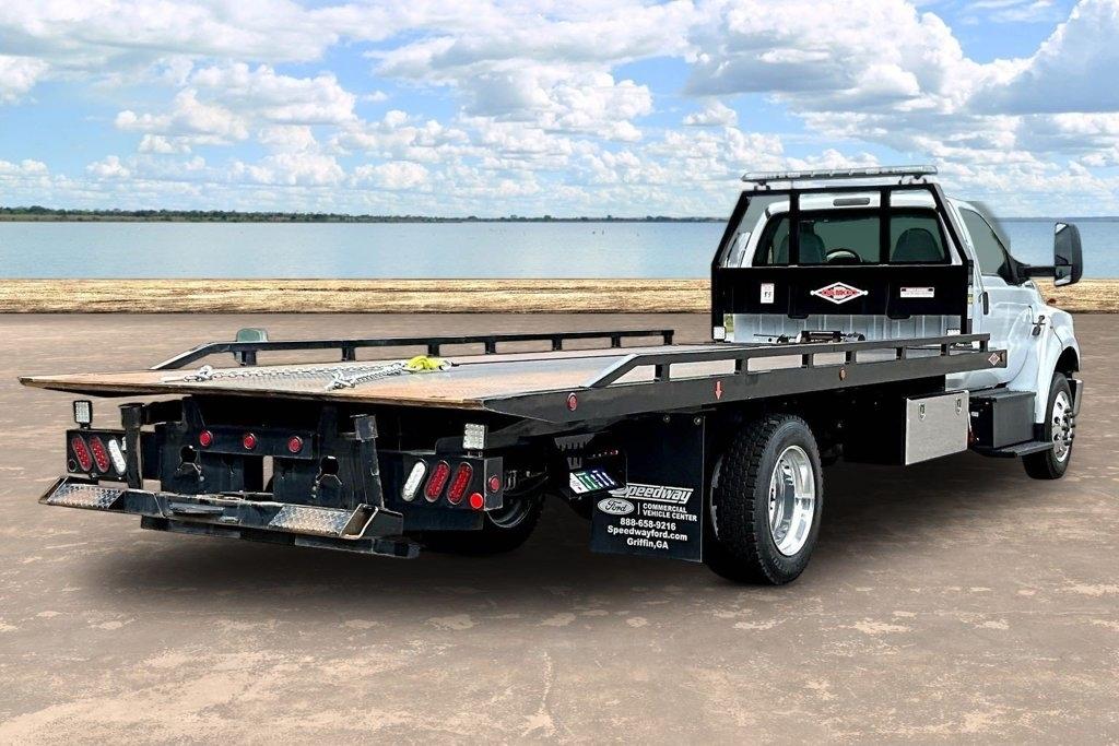 Ford F-650 Regular Cab 2WD DRW 2027