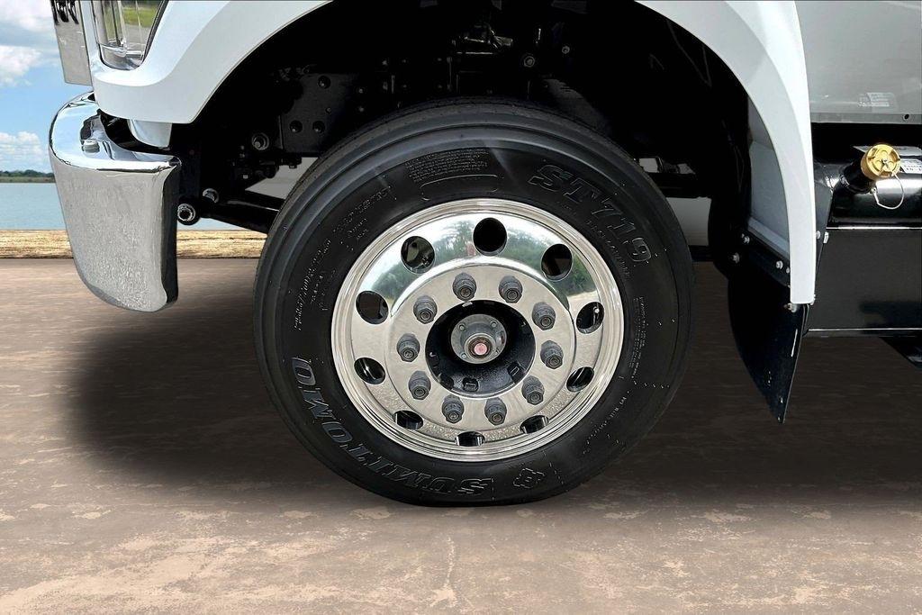 Ford F-650 Regular Cab 2WD DRW 2027