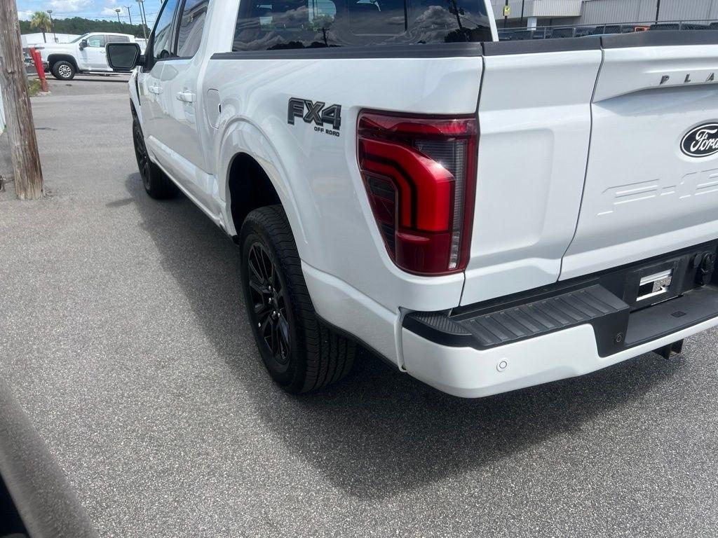 Ford F-150 Platinum SuperCrew 4WD 2025