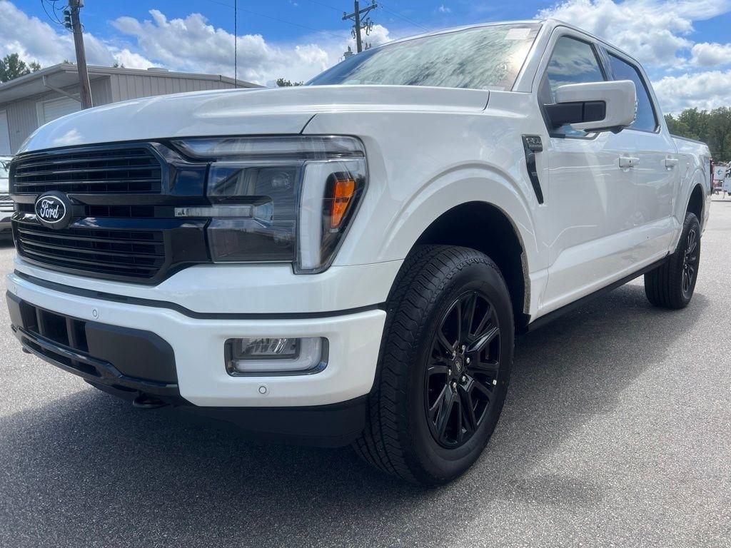 Ford F-150 Platinum SuperCrew 4WD 2025