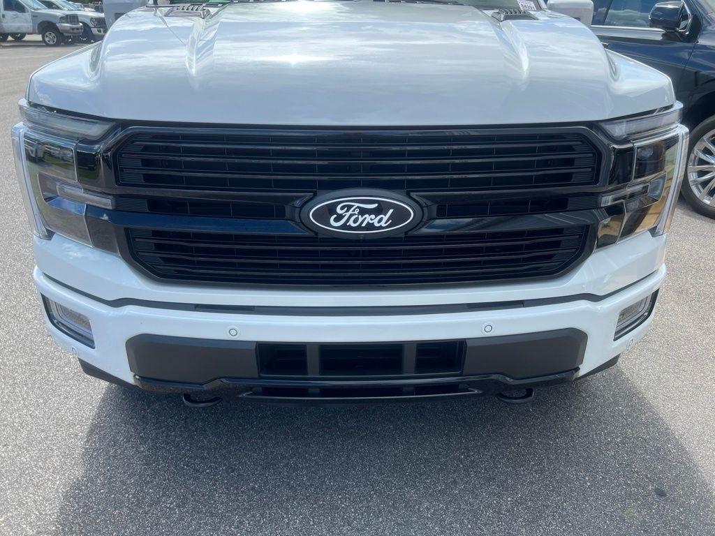 Ford F-150 Platinum SuperCrew 4WD 2025