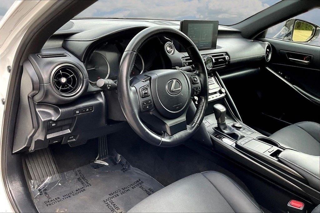 Lexus IS 300 RWD 2023
