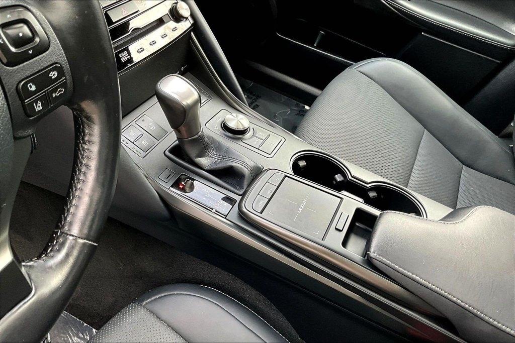 Lexus IS 300 RWD 2023