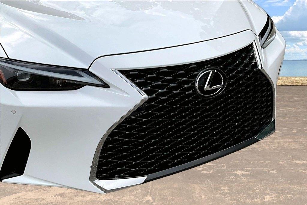 Lexus IS 300 RWD 2023