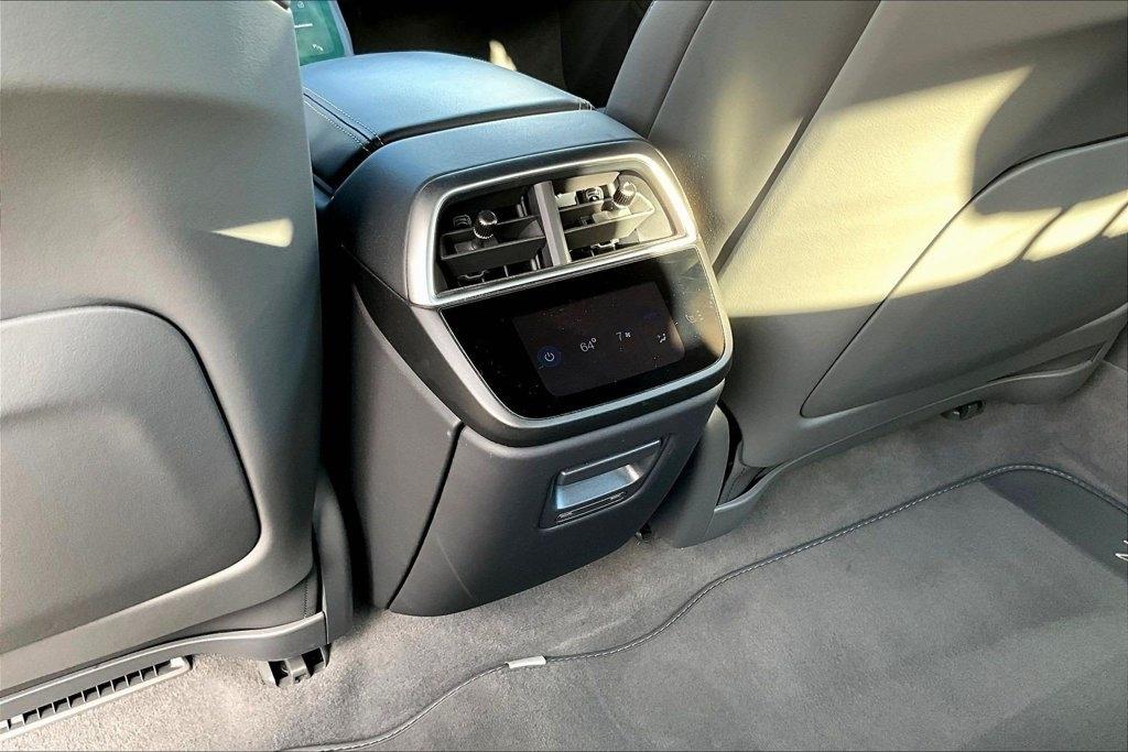 Lucid Air Pure 2024