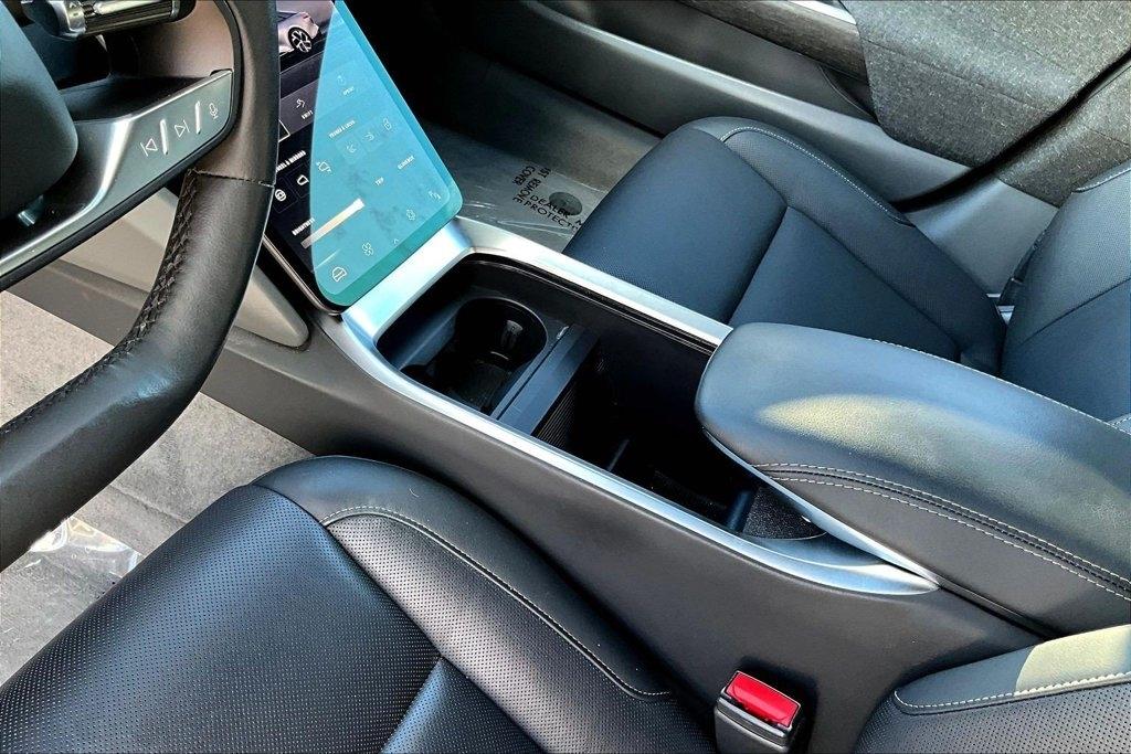 Lucid Air Pure 2024