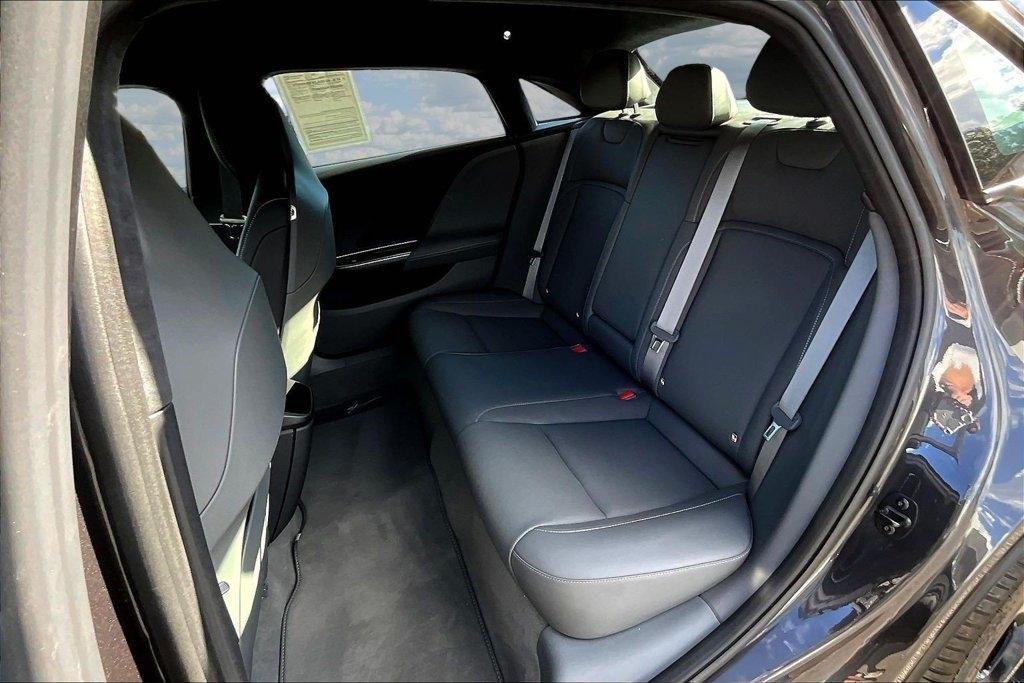 Lucid Air Pure 2024