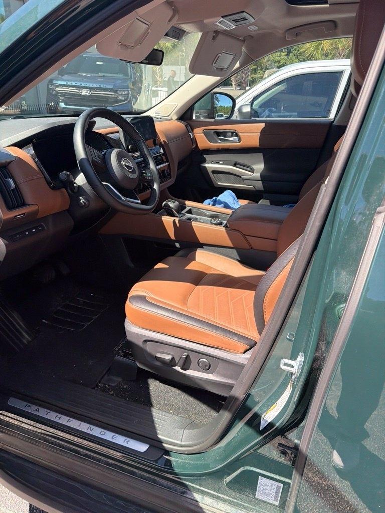 Nissan Pathfinder Platinum 4WD 2025