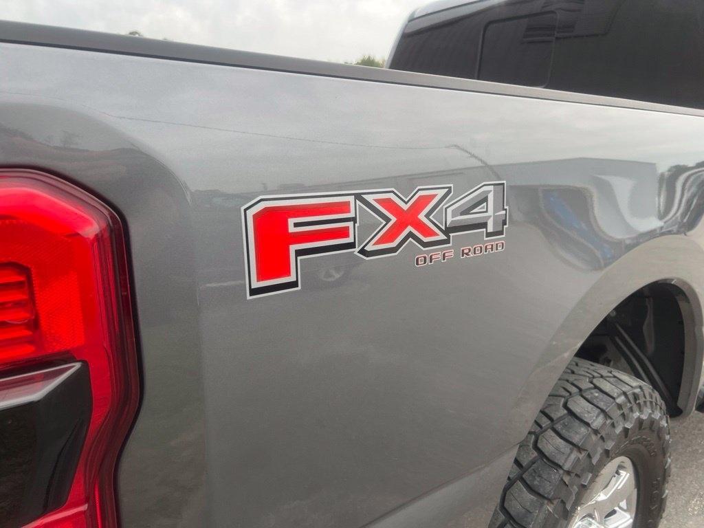 Ford F-250 SD XL Crew Cab 4WD 2024
