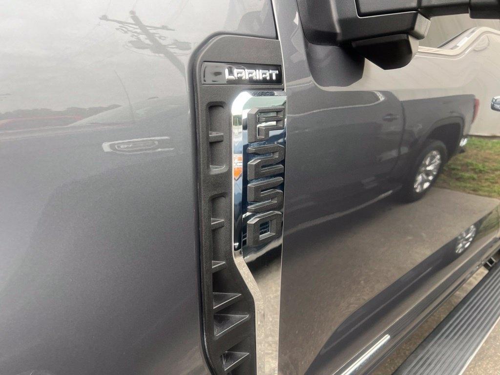 Ford F-250 SD XL Crew Cab 4WD 2024