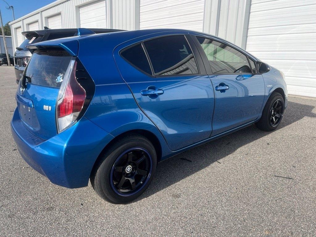 Toyota Prius c Four 2015