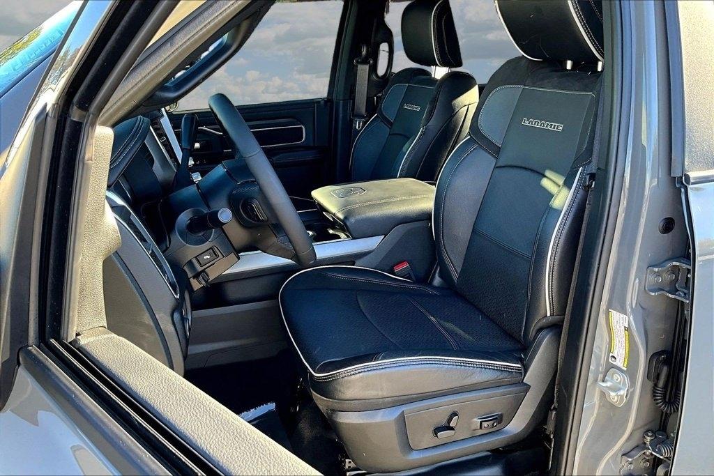 RAM 2500 Laramie Crew Cab 4WD 2026
