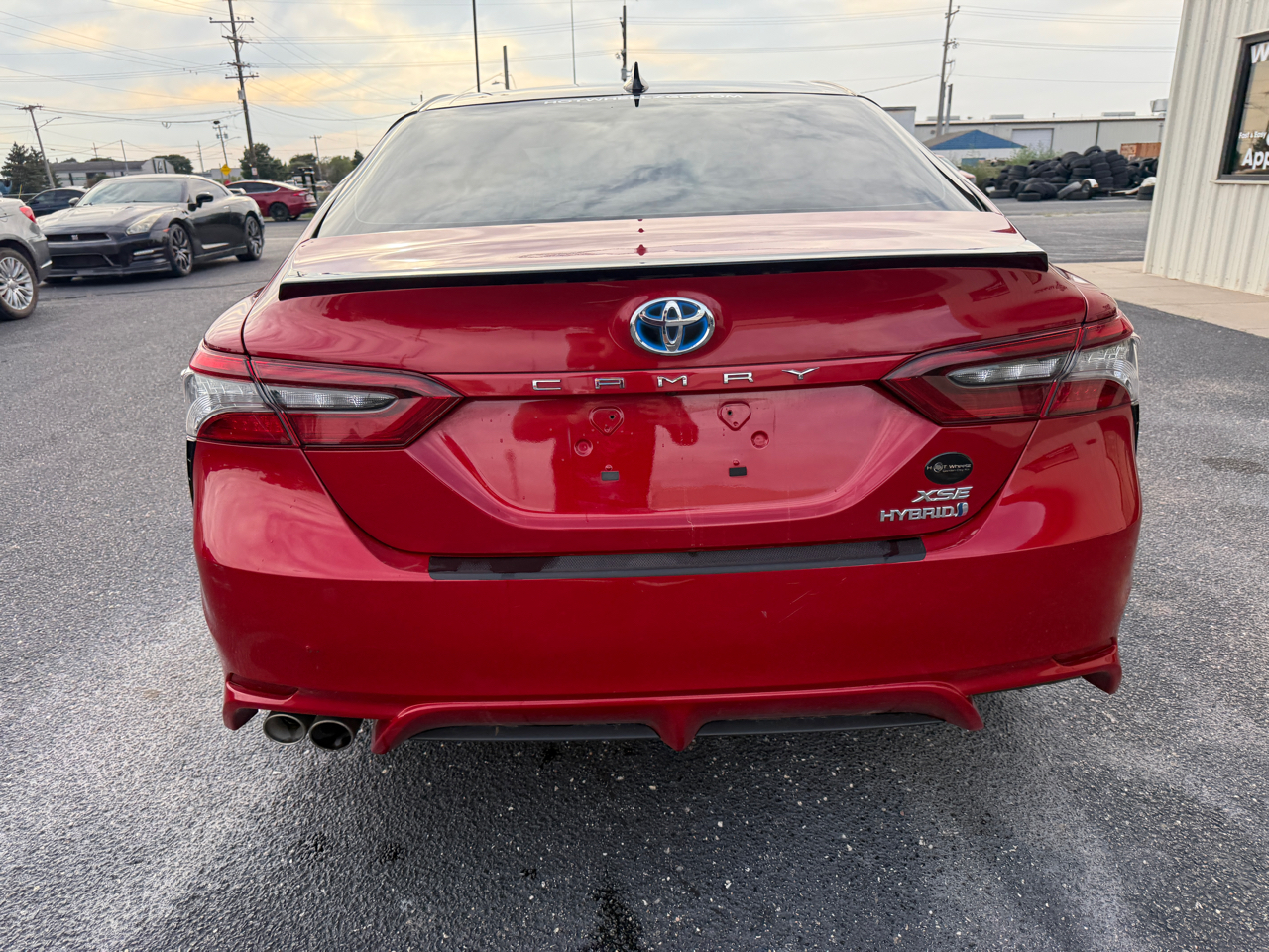 2022 Toyota Camry Hybrid XSE photo 2