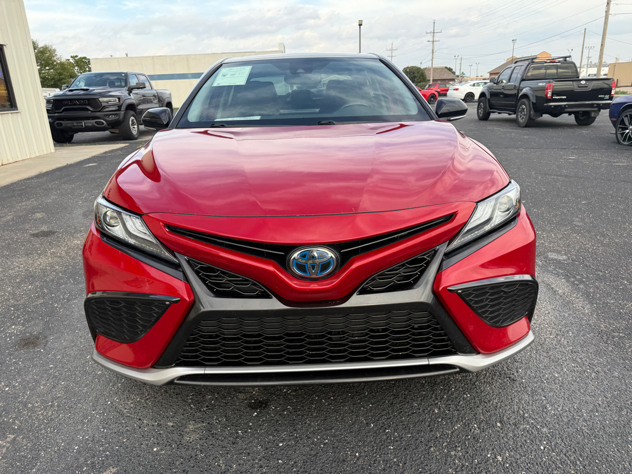 Toyota Camry Hybrid XSE CVT (Natl) 2022