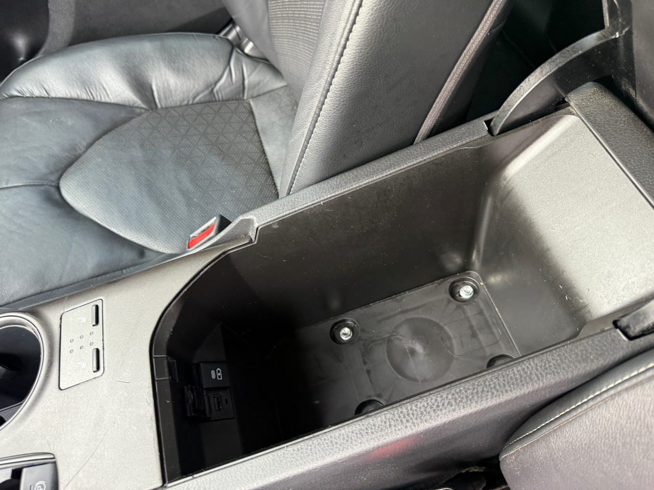 Toyota Camry Hybrid XSE CVT (Natl) 2022