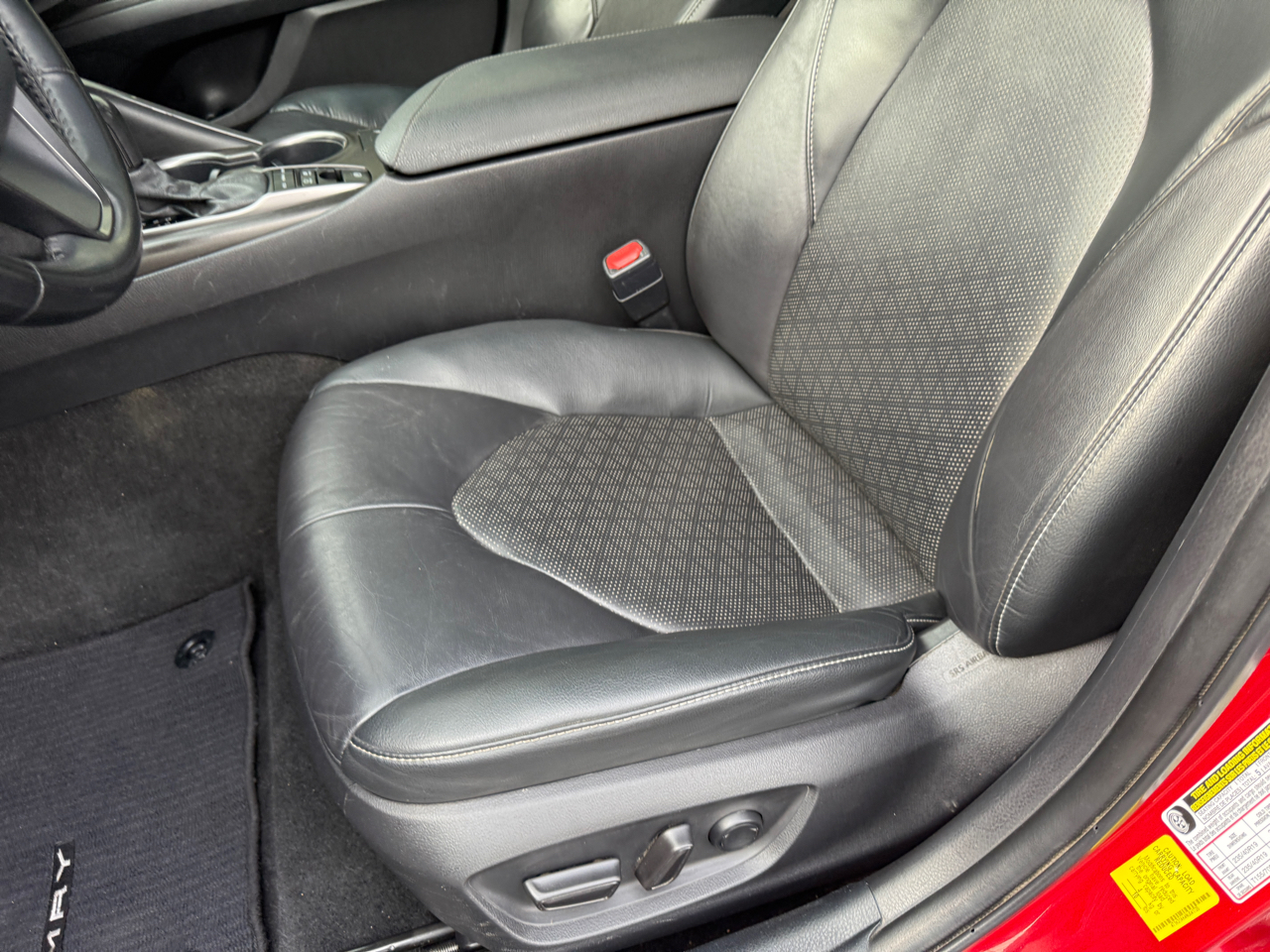 Toyota Camry Hybrid XSE CVT (Natl) 2022