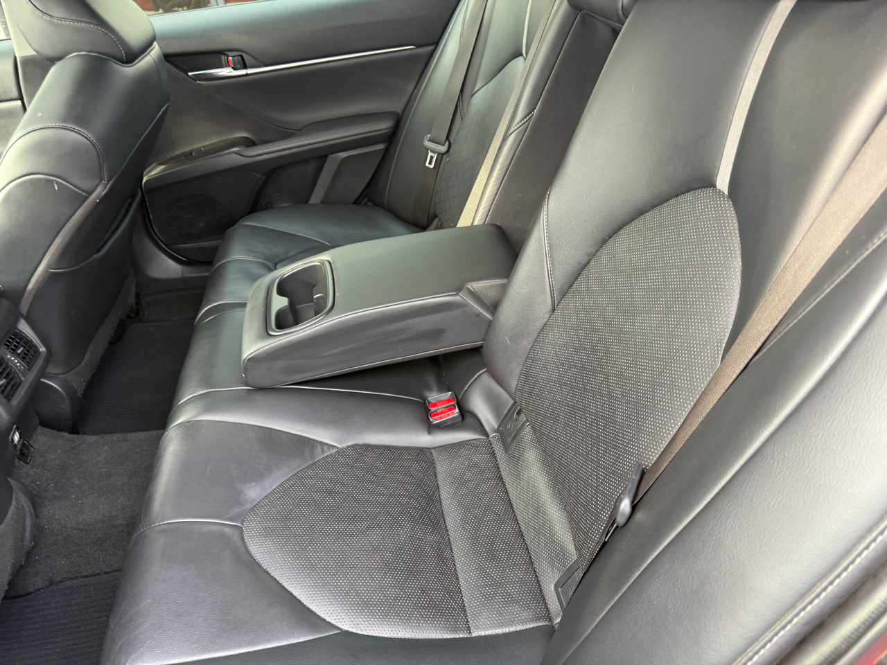 Toyota Camry Hybrid XSE CVT (Natl) 2022