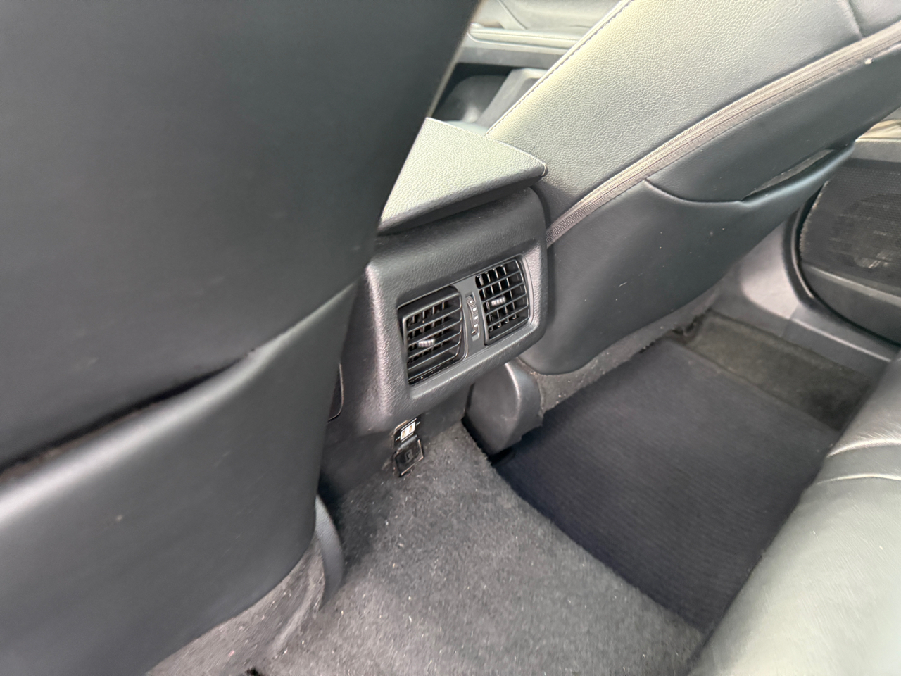 Toyota Camry Hybrid XSE CVT (Natl) 2022