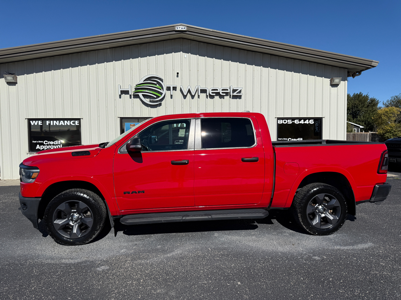 RAM 1500 Big Horn 4x4 Crew Cab 5'7" Box 2021
