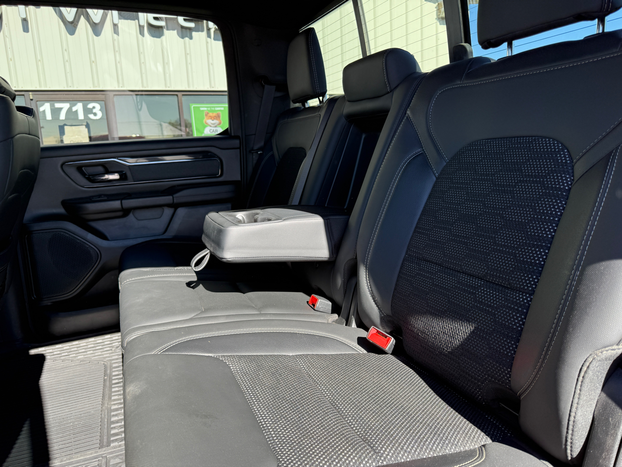 RAM 1500 Big Horn 4x4 Crew Cab 5'7" Box 2021