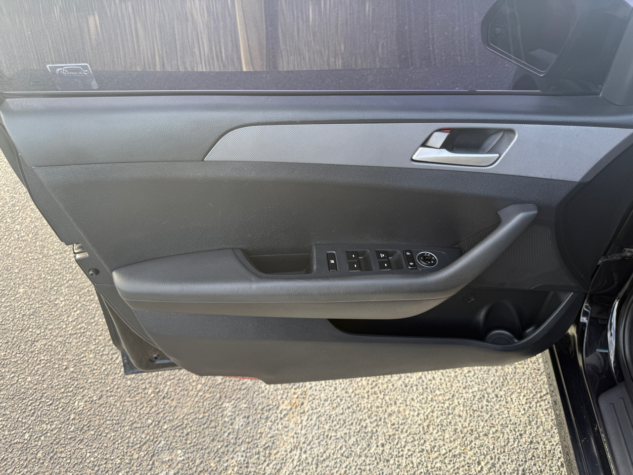 Hyundai Sonata SE 2.4L 2018